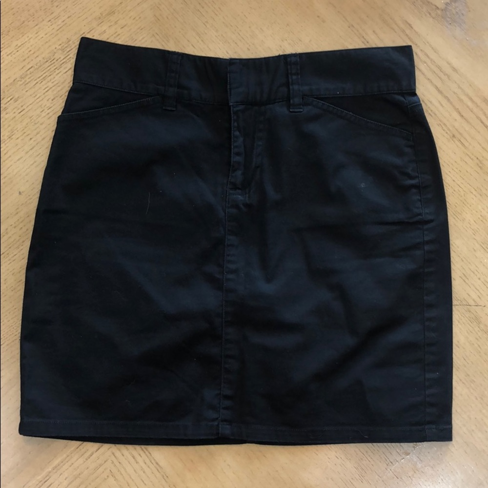 GAP BLACK MINI SKIRT 🎩
